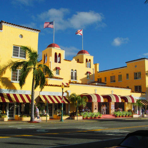 Colony Hotel & Cabana Club